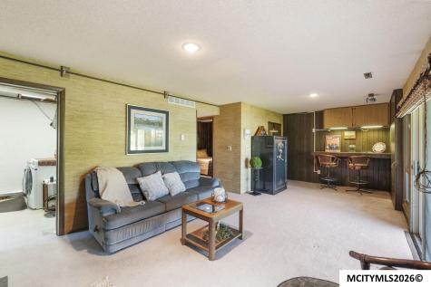 1814 Springview Drive Mason City IA 50401