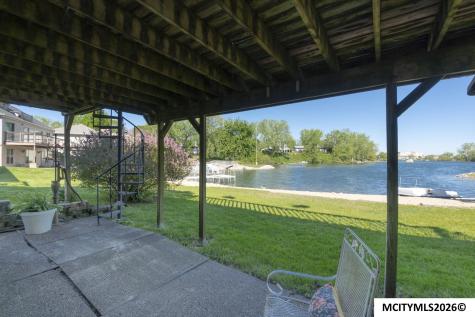 1814 Springview Drive Mason City IA 50401