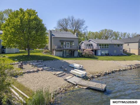 1814 Springview Drive Mason City IA 50401
