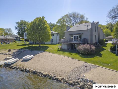 1814 Springview Drive Mason City IA 50401