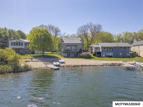 1814 Springview Drive Mason City IA 50401