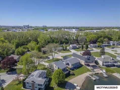1814 Springview Drive Mason City IA 50401