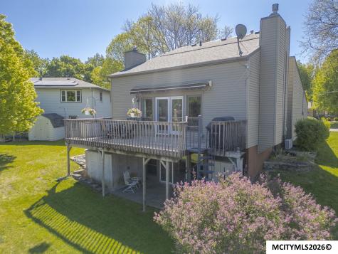 1814 Springview Drive Mason City IA 50401