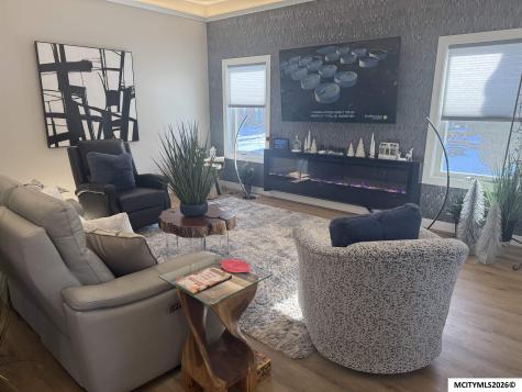 145 Boulder Mason City IA 50401