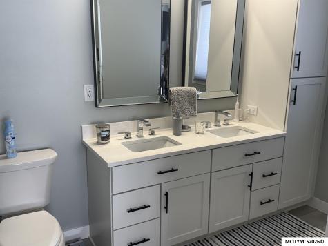 145 Boulder Mason City IA 50401