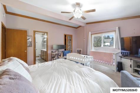 2037 12th NE Mason City IA 50401