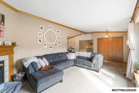2037 12th NE Mason City IA 50401