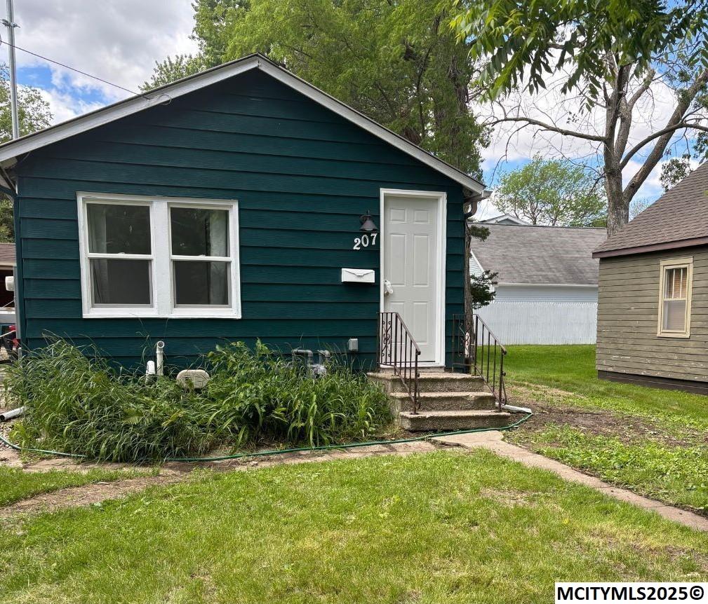 207 S 10th Street Clear Lake IA 50428