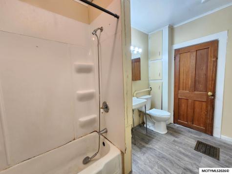 22 7th NW Mason City IA 50401