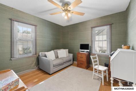 212 S Vermont Mason City IA 50401