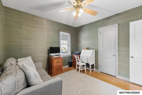 212 S Vermont Mason City IA 50401