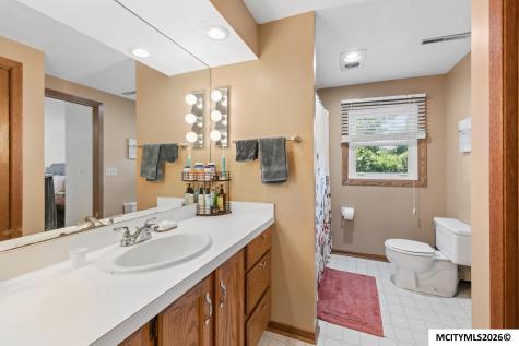 212 S Vermont Mason City IA 50401