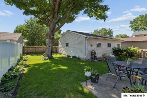 212 S Vermont Mason City IA 50401