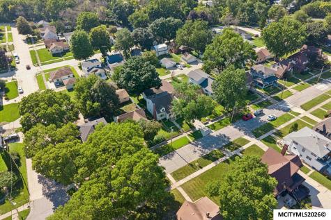 212 S Vermont Mason City IA 50401
