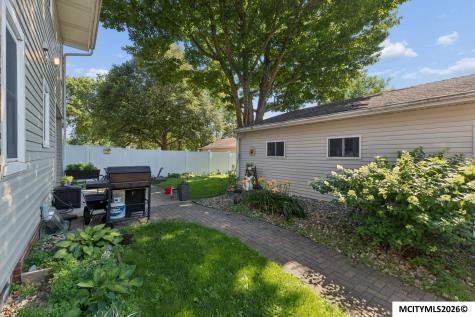 212 S Vermont Mason City IA 50401