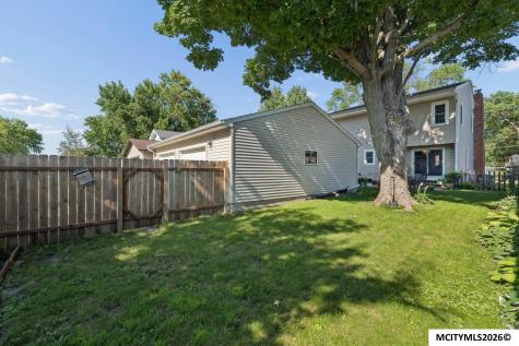 212 S Vermont Mason City IA 50401