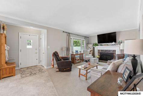 212 S Vermont Mason City IA 50401