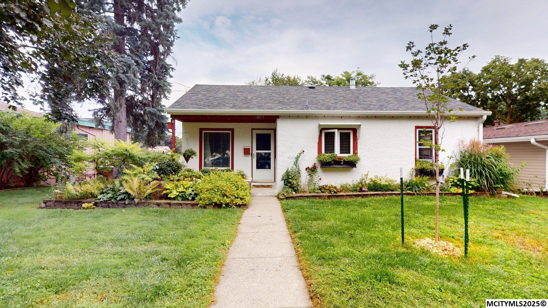 1044 Maple Drive Mason City IA 50401