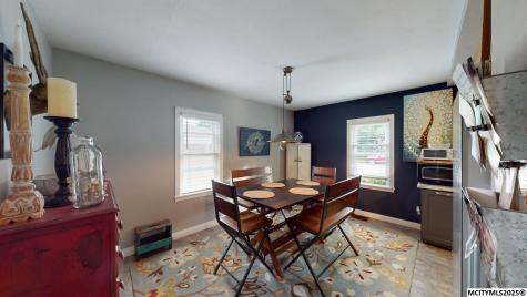 1044 Maple Drive Mason City IA 50401