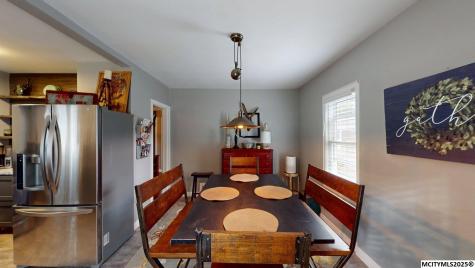 1044 Maple Drive Mason City IA 50401