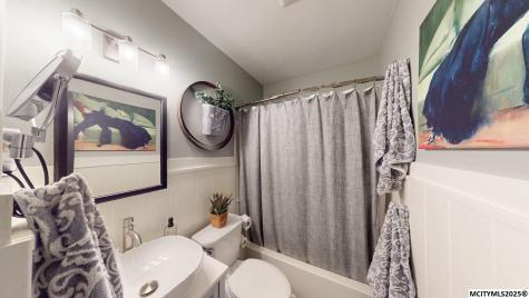 1044 Maple Drive Mason City IA 50401