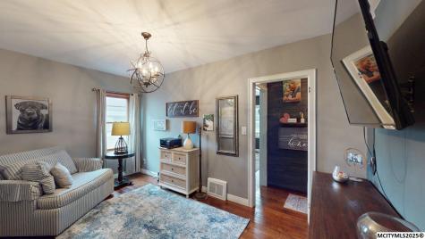 1044 Maple Drive Mason City IA 50401