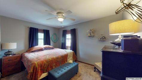 1044 Maple Drive Mason City IA 50401