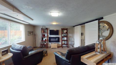 1044 Maple Drive Mason City IA 50401