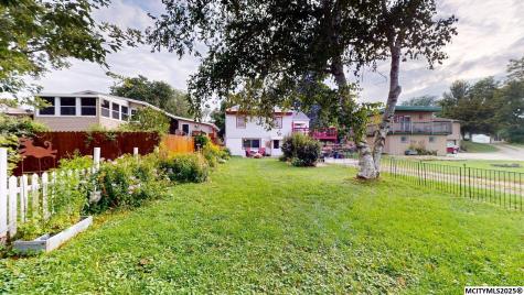 1044 Maple Drive Mason City IA 50401