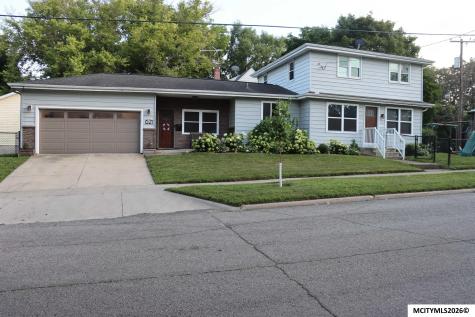 621 10th NE Mason City IA 50401