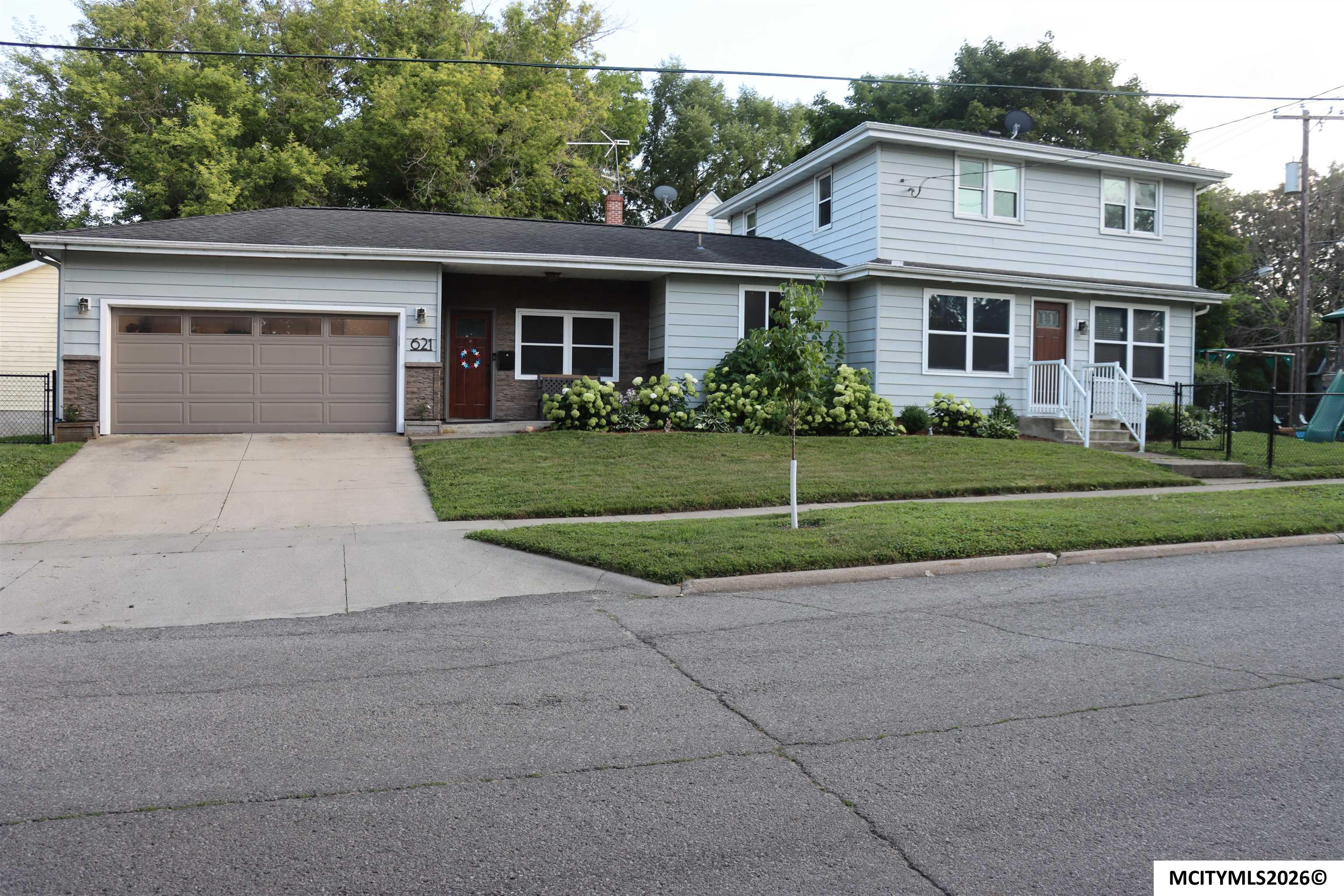 621 10th NE Mason City IA 50401