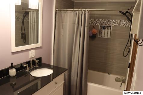 621 10th NE Mason City IA 50401