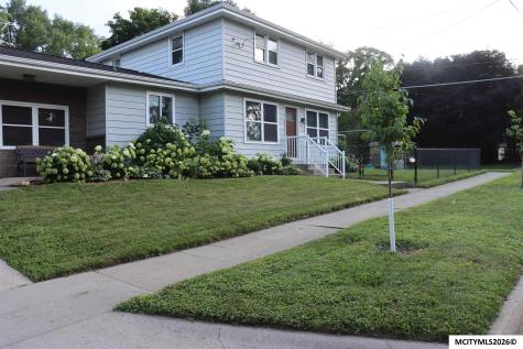 621 10th NE Mason City IA 50401