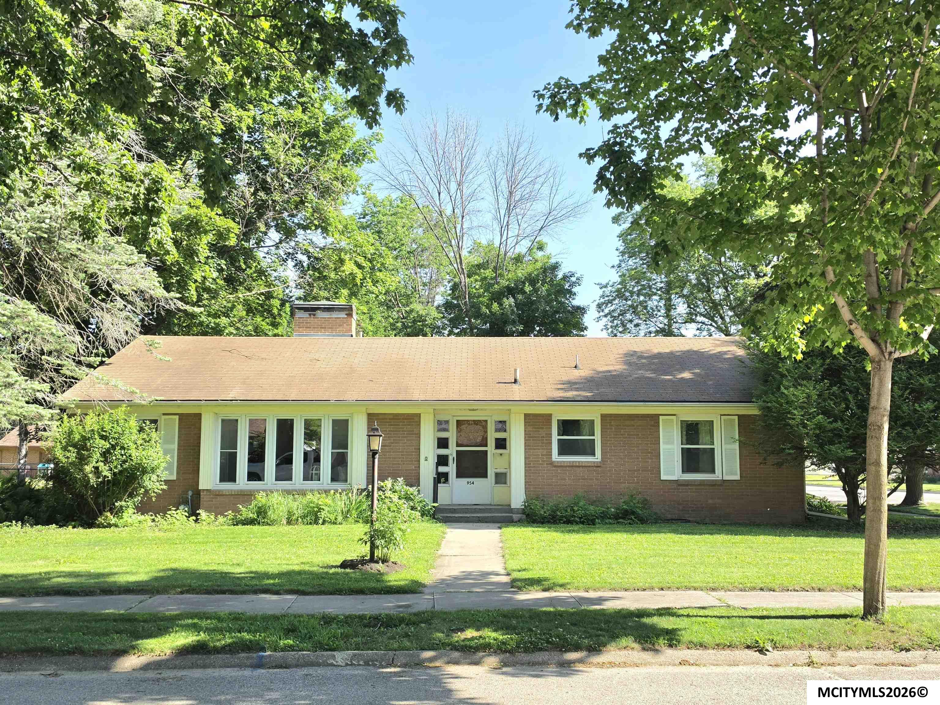 954 6th Place SE Mason City IA 50401