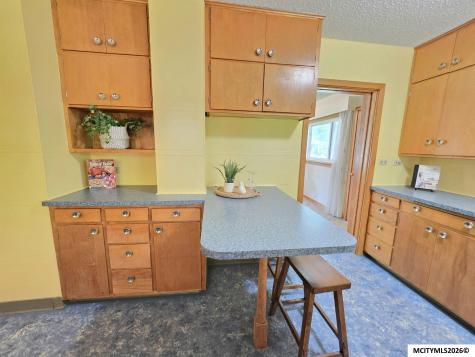 954 6th Place SE Mason City IA 50401
