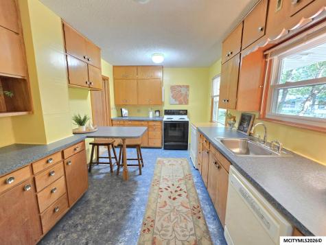 954 6th Place SE Mason City IA 50401