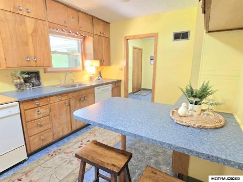 954 6th Place SE Mason City IA 50401