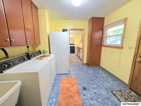 954 6th Place SE Mason City IA 50401
