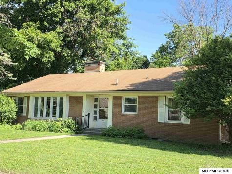 954 6th Place SE Mason City IA 50401
