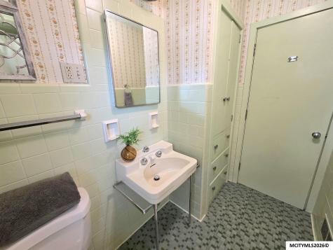 954 6th Place SE Mason City IA 50401