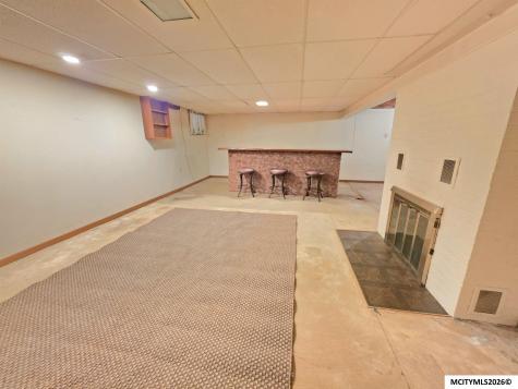 954 6th Place SE Mason City IA 50401