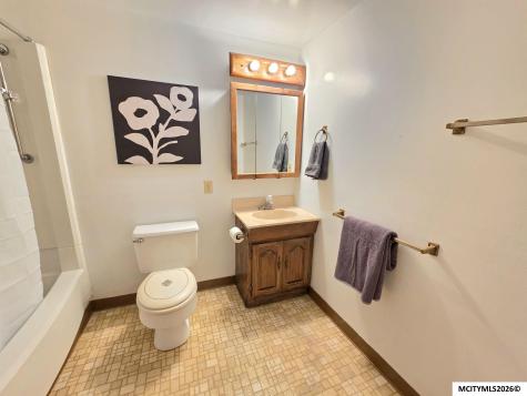 954 6th Place SE Mason City IA 50401