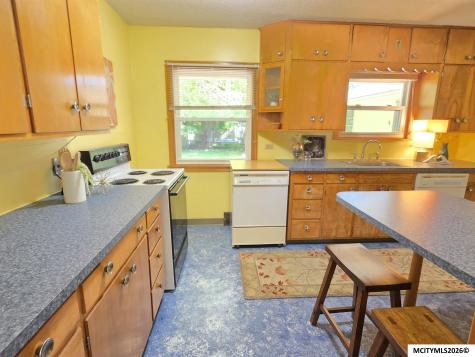 954 6th Place SE Mason City IA 50401