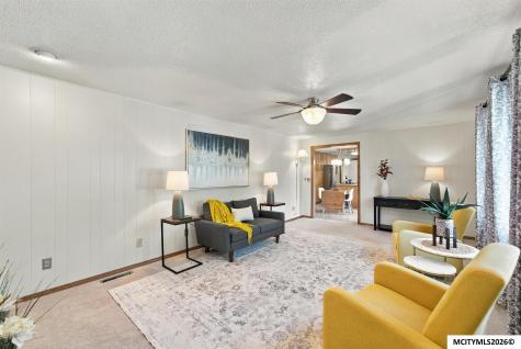 8 Quarry Road Mason City IA 50401