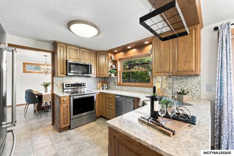 8 Quarry Road Mason City IA 50401