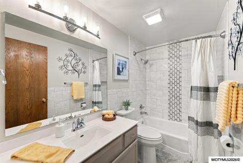 8 Quarry Road Mason City IA 50401