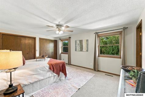 8 Quarry Road Mason City IA 50401