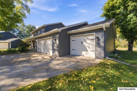 8 Quarry Road Mason City IA 50401