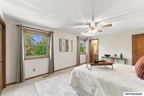 8 Quarry Road Mason City IA 50401