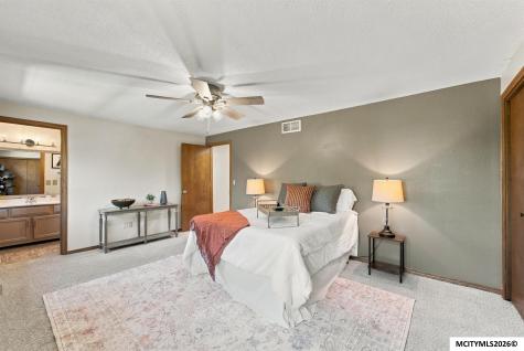 8 Quarry Road Mason City IA 50401